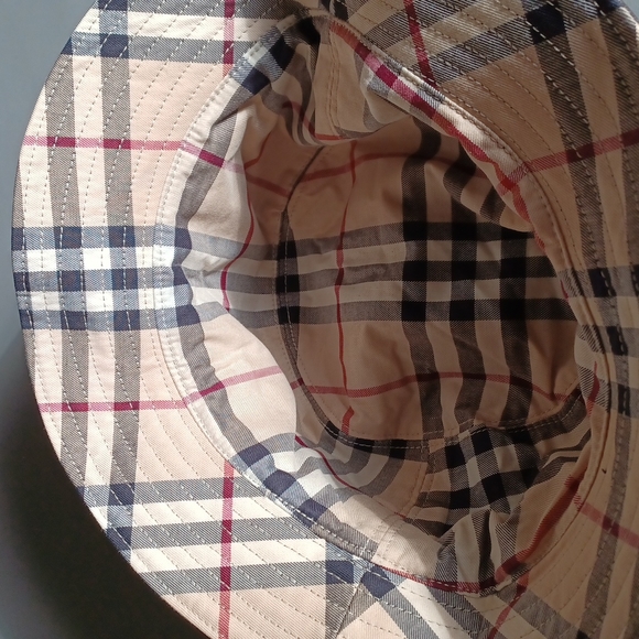 Authentic reversible Burberry leather and check unisex bucket hat - Picture 3 of 4
